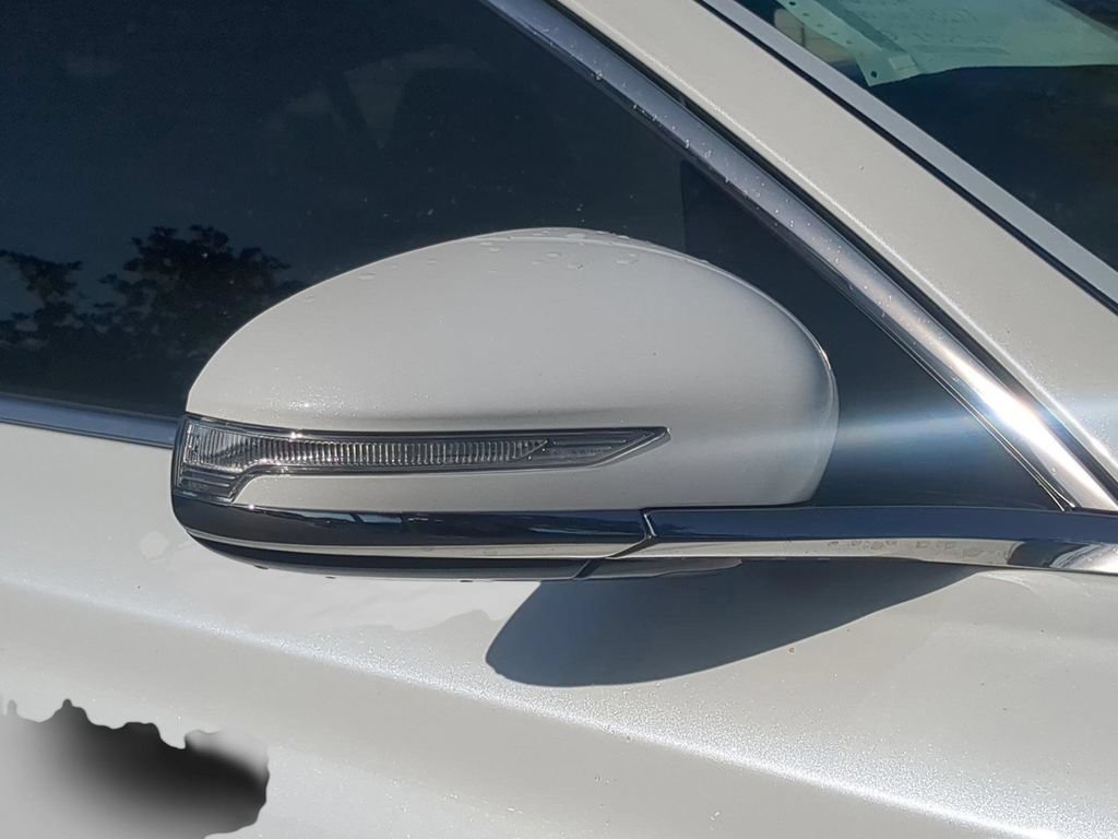 New 2025 Genesis G70 2.5T RWD image 10