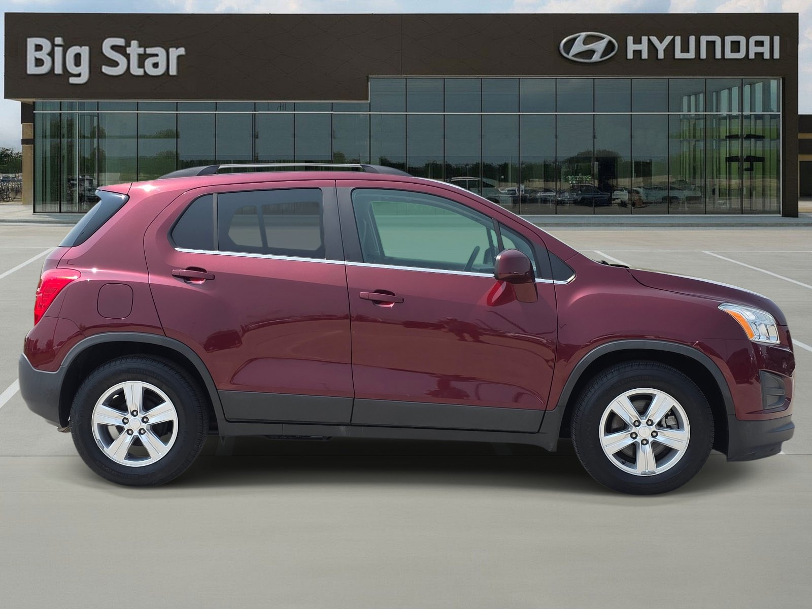 Used 2016 Chevrolet Trax LT w/ LT Sun and Sound Package FWD image 5