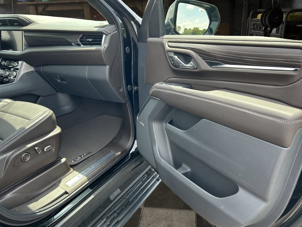 Certified 2024 GMC Yukon Denali w/ Denali Reserve Package AWD/4WD image 17