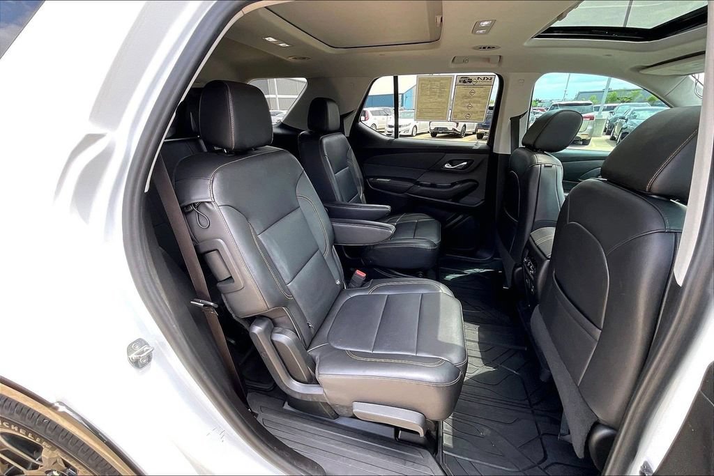 Used 2021 Chevrolet Traverse Premier w/ Redline Edition AWD/4WD image 26