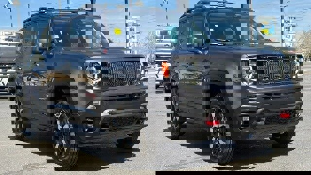 Used 2021 Jeep Renegade Trailhawk w/ Sun & Sound Group image 4