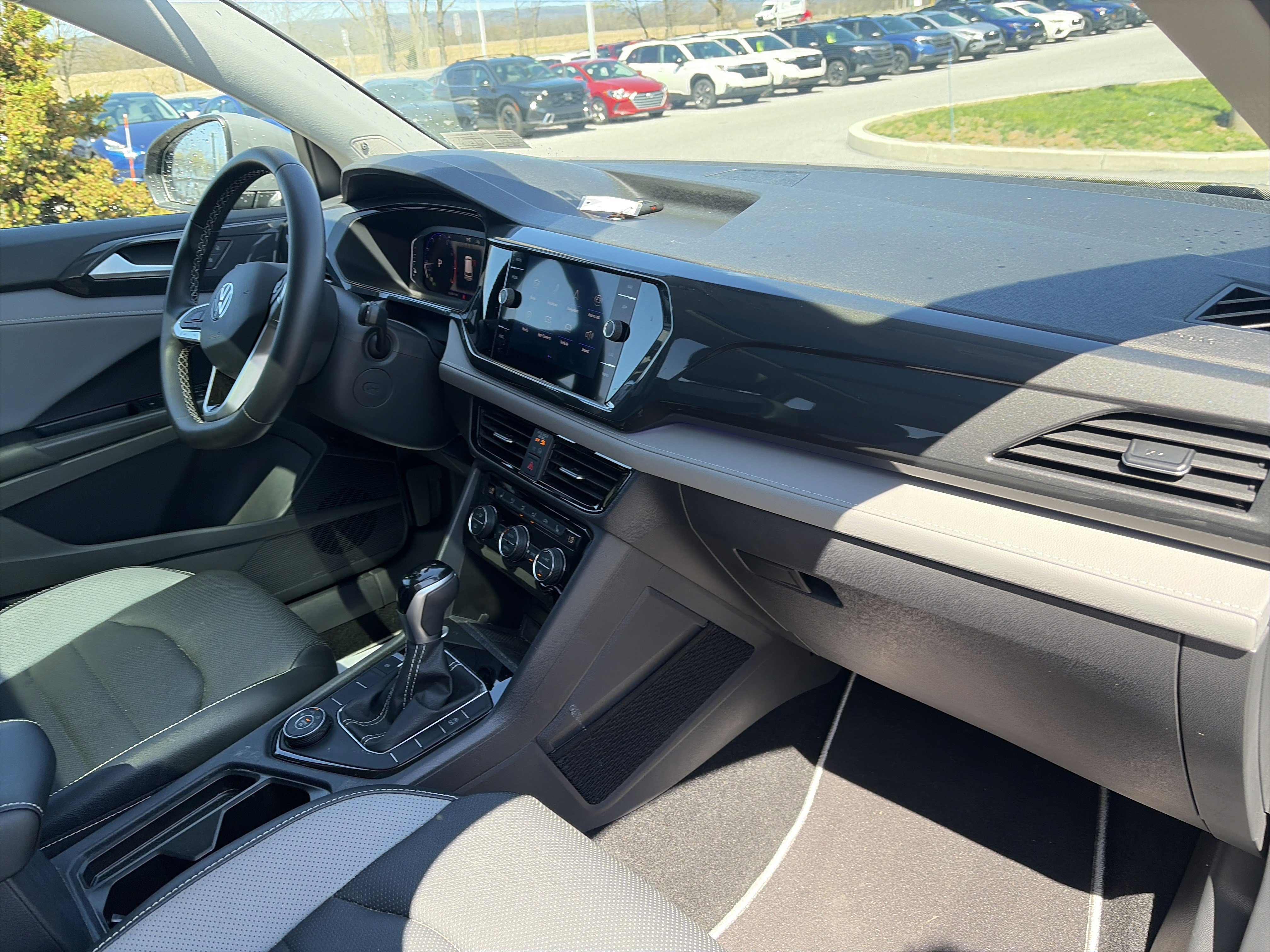 Used 2023 Volkswagen Taos SEL image 35