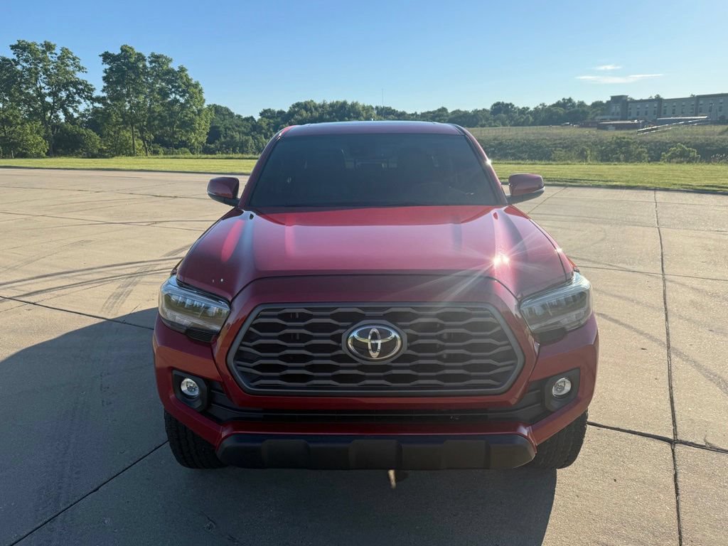 Used 2020 Toyota Tacoma TRD Off-Road w/ TRD Premium Off Road Package AWD/4WD image 10
