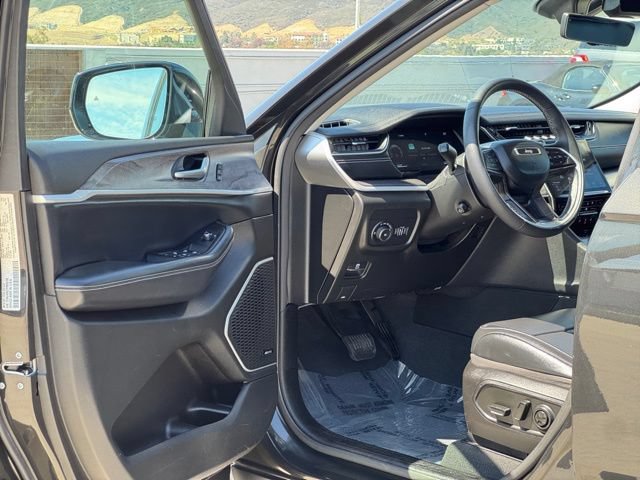 Used 2023 Jeep Grand Cherokee L Limited w/ Luxury Tech Group II AWD/4WD image 9