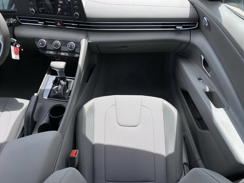 New 2026 Hyundai Elantra SE FWD image 12