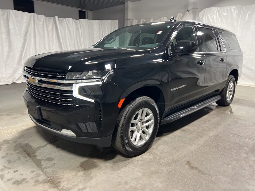 Used 2024 Chevrolet Suburban LT image 3