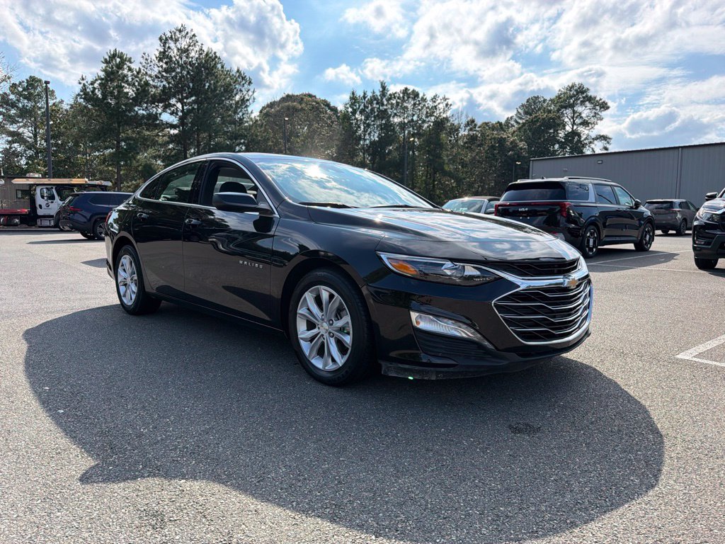Used 2025 Chevrolet Malibu LT FWD image 4