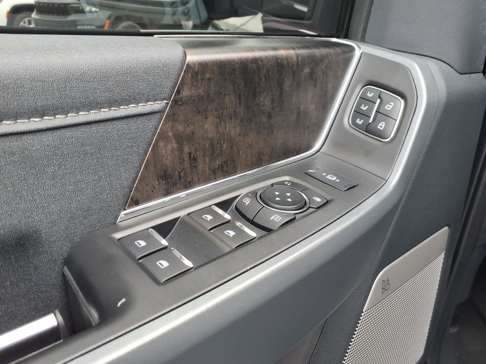 Used 2024 Ford F250 Lariat w/ FX4 Off-Road Package image 13