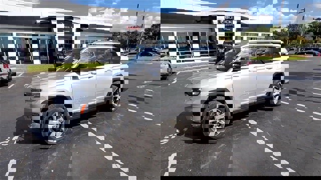 Used 2021 Jeep Grand Cherokee L Limited image 37