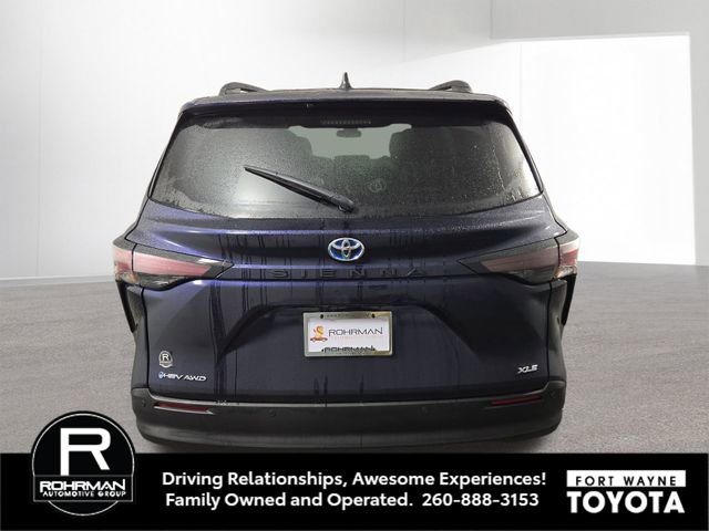 New 2025 Toyota Sienna XLE image 7