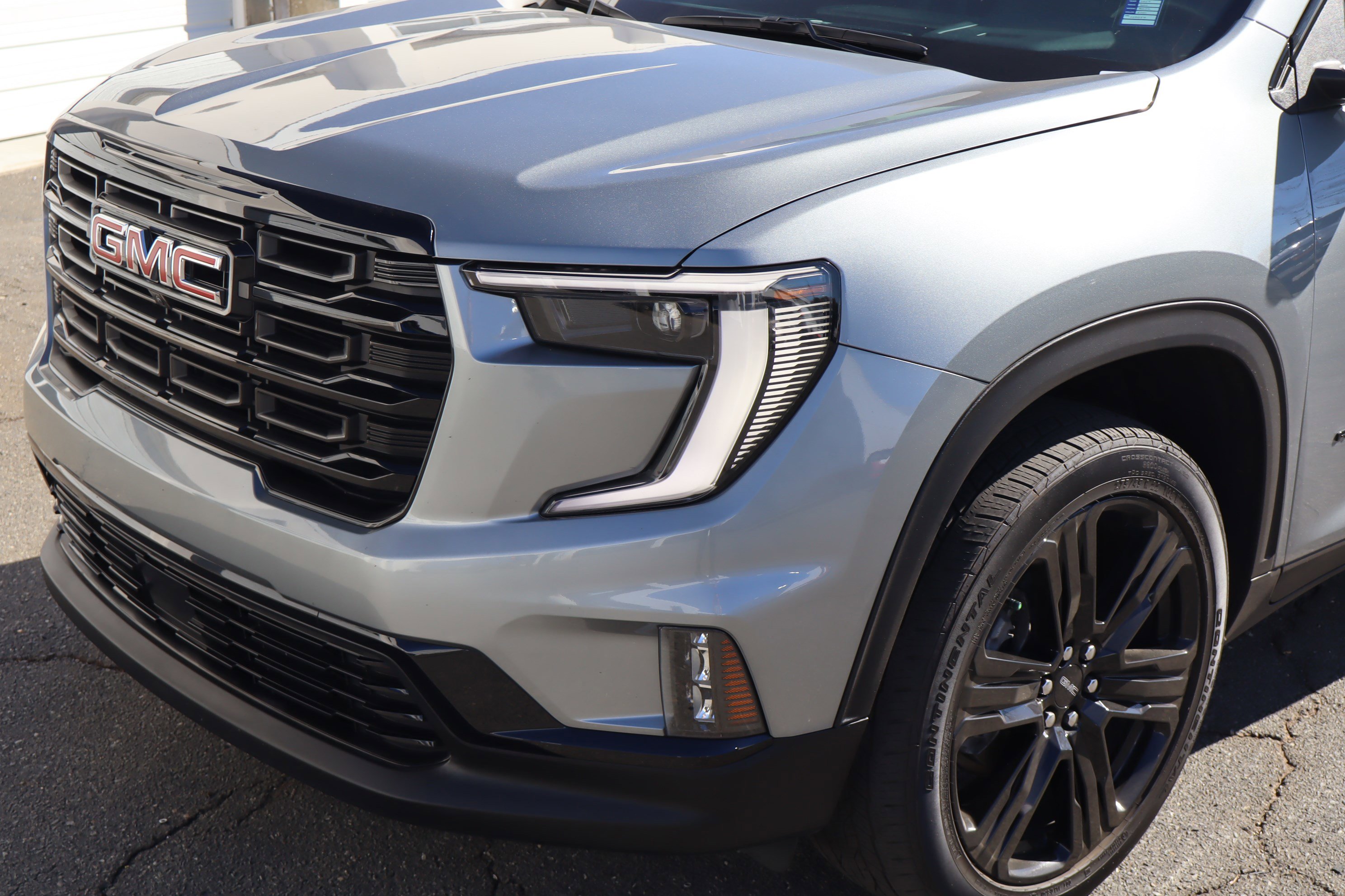 Used 2024 GMC Acadia Elevation w/ Black Edition image 6