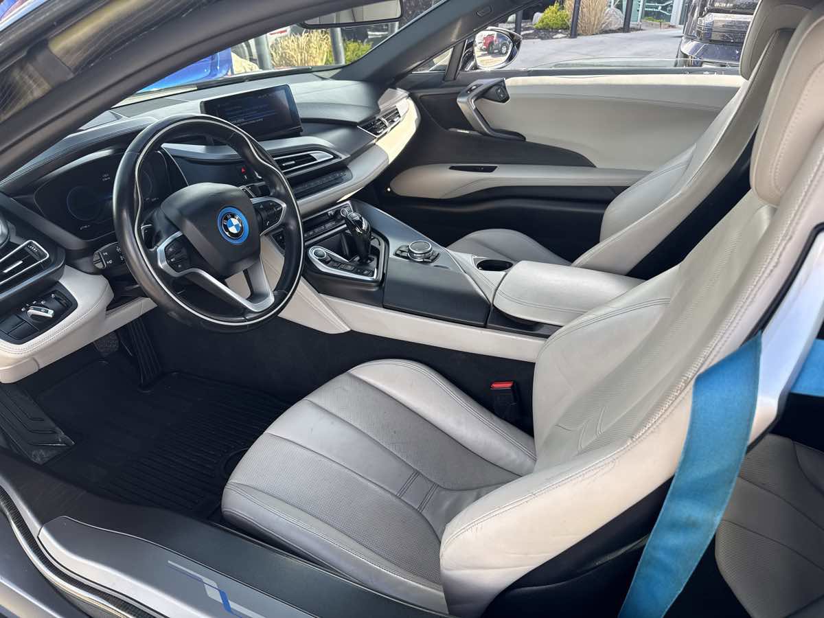 Used 2015 BMW i8 image 10