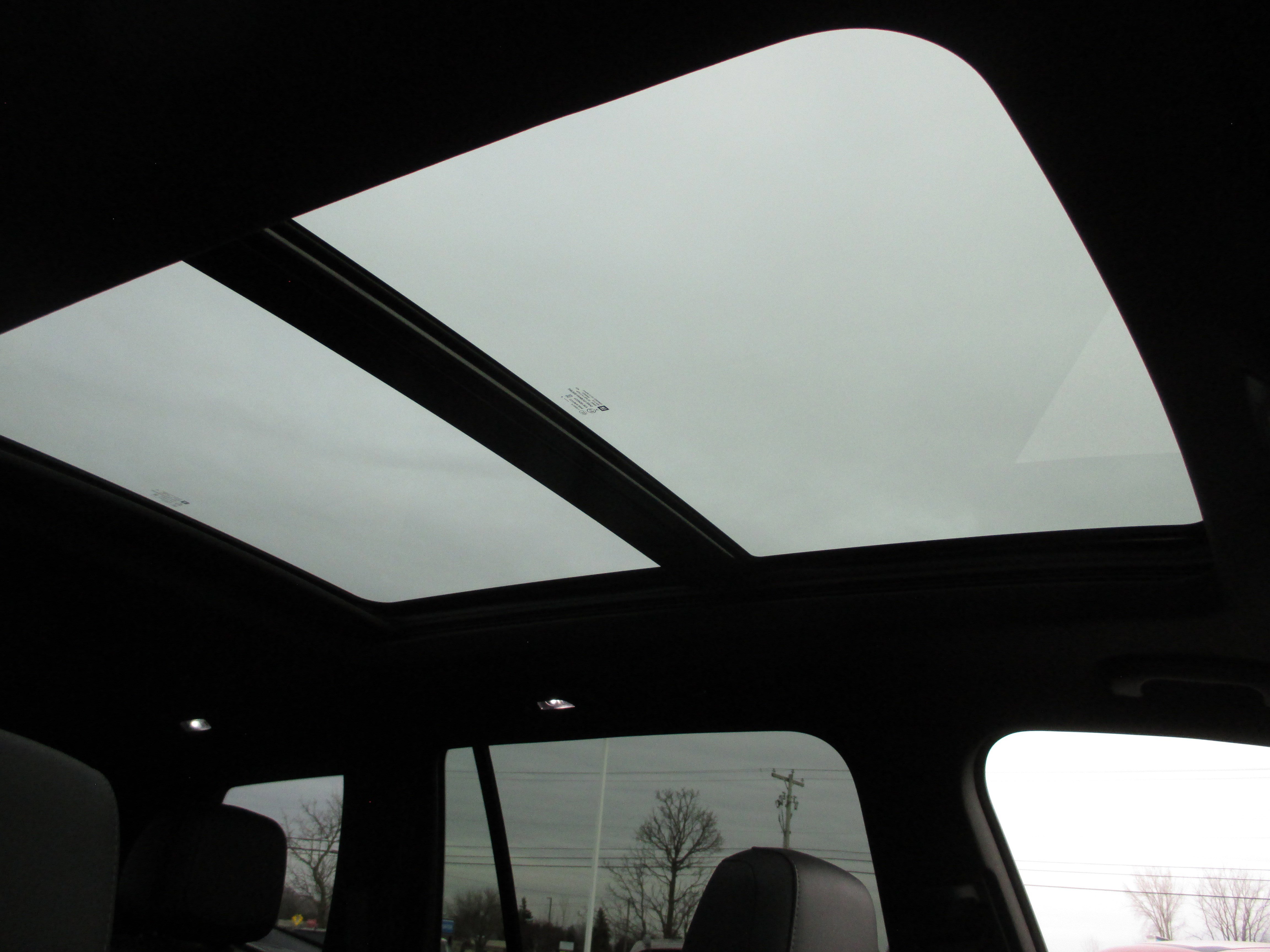 Used 2025 Cadillac XT6 Premium Luxury image 21