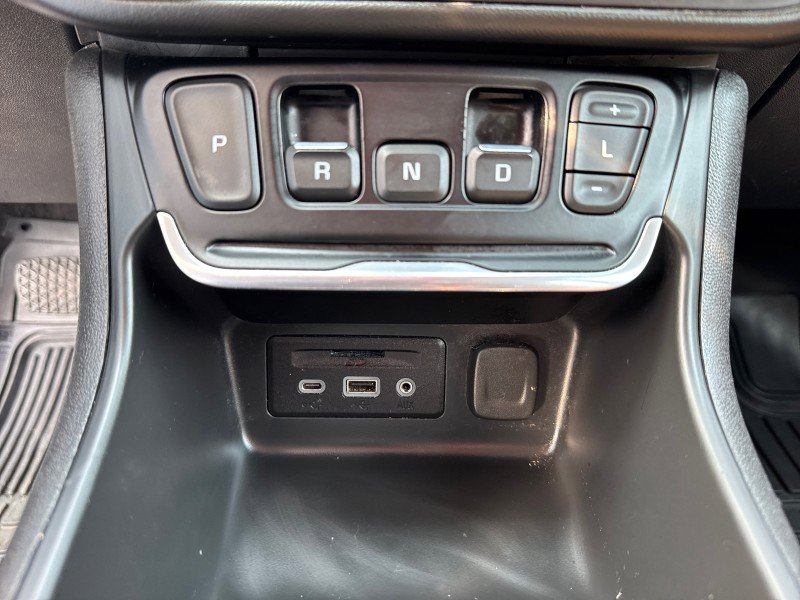 Used 2021 GMC Terrain SLT image 25