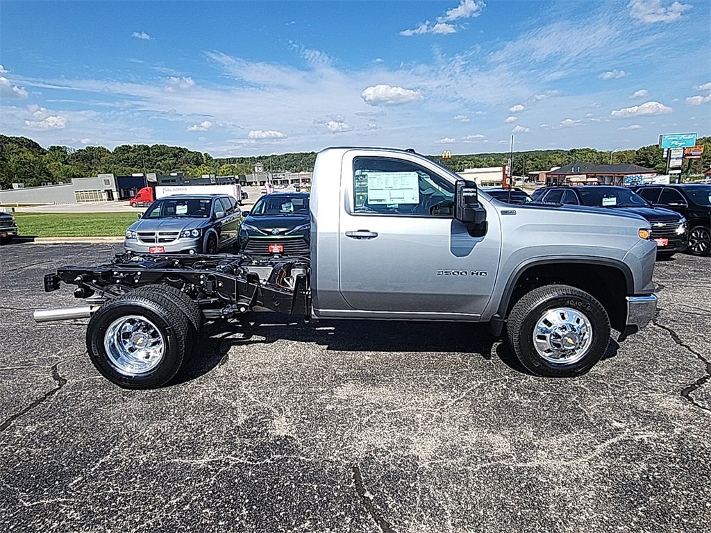 New 2026 Chevrolet Silverado 3500 LT w/ Convenience Package image 9