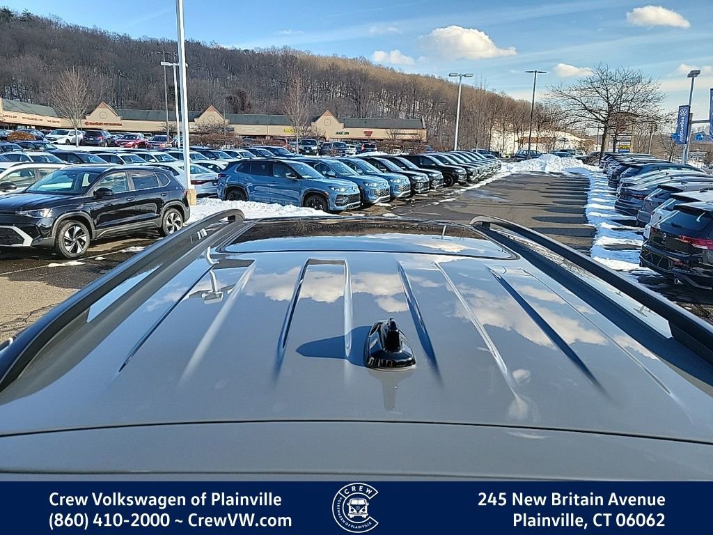 Certified 2025 Volkswagen Atlas Peak Edition SE image 30