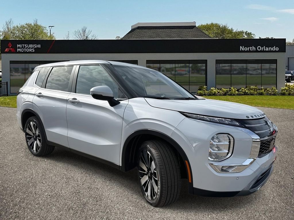 New 2026 Mitsubishi Outlander SE image 2