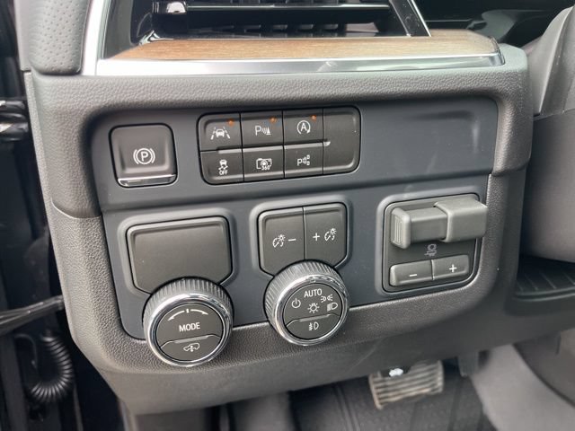 New 2026 Chevrolet Suburban High Country RWD image 21