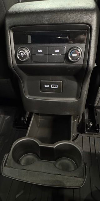 Used 2023 GMC Acadia SLE image 26