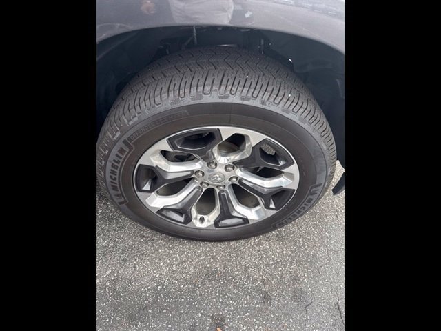 Used 2022 RAM 1500 Limited w/ Body Color Bumper Group AWD/4WD image 15