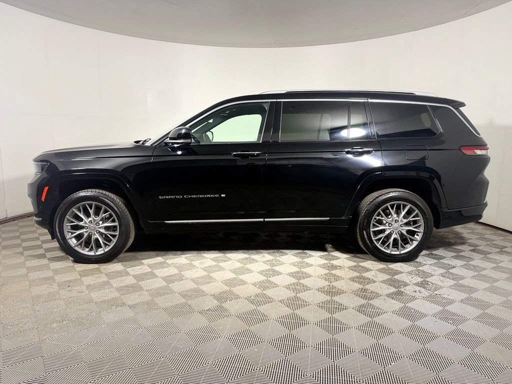 Used 2022 Jeep Grand Cherokee L Summit w/ Luxury Tech Group V AWD/4WD image 3
