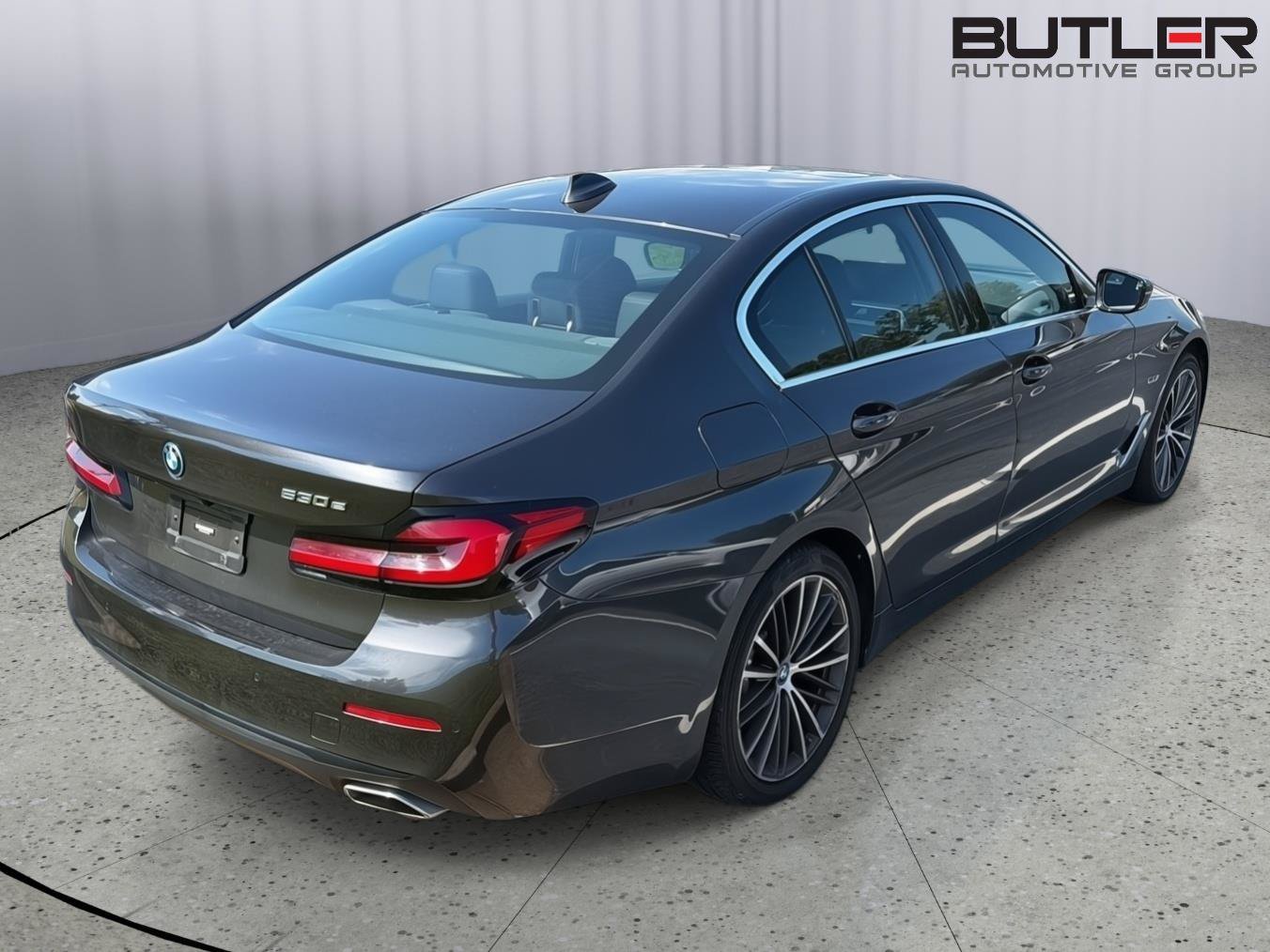 Used 2023 BMW 530e w/ Premium Package RWD image 8