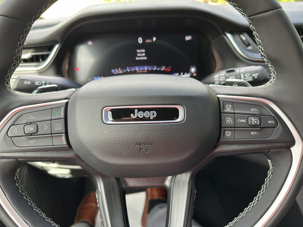 New 2025 Jeep Grand Cherokee Altitude RWD image 12