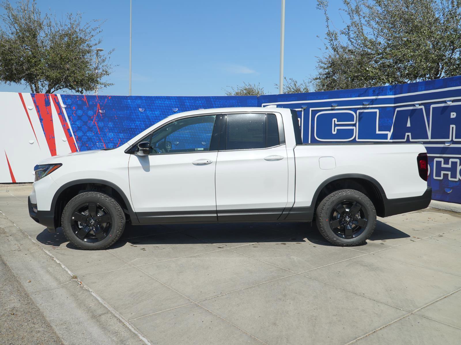 New 2026 Honda Ridgeline Black Edition image 10