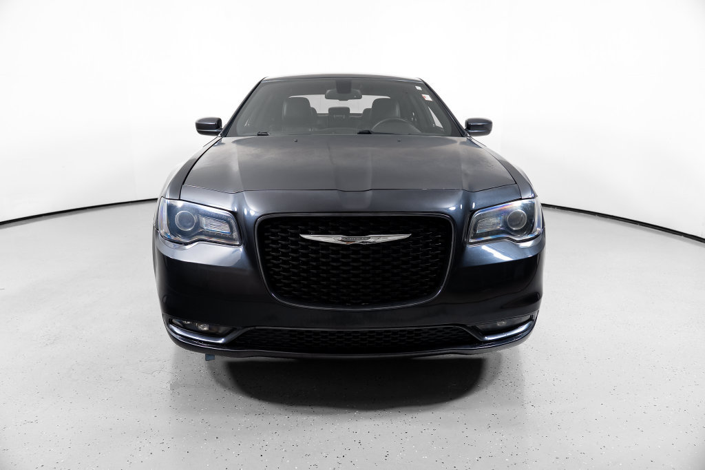 Used 2015 Chrysler 300 S AWD/4WD image 18