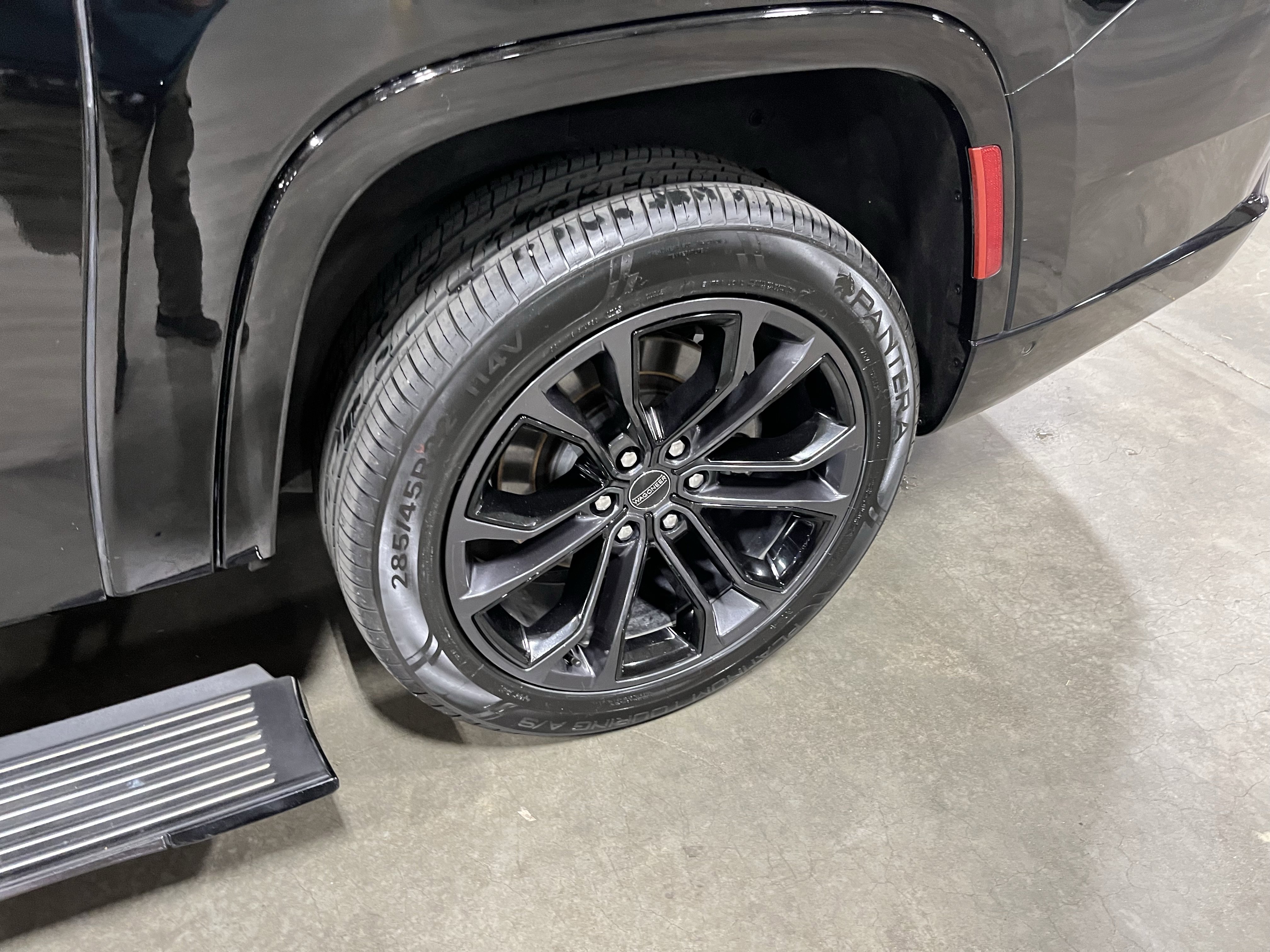 Used 2024 Jeep Grand Wagoneer L Series II w/ Quick Order Packagew 28T image 25