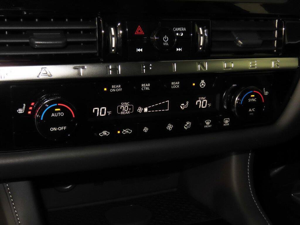 New 2026 Nissan Pathfinder SL AWD/4WD image 18