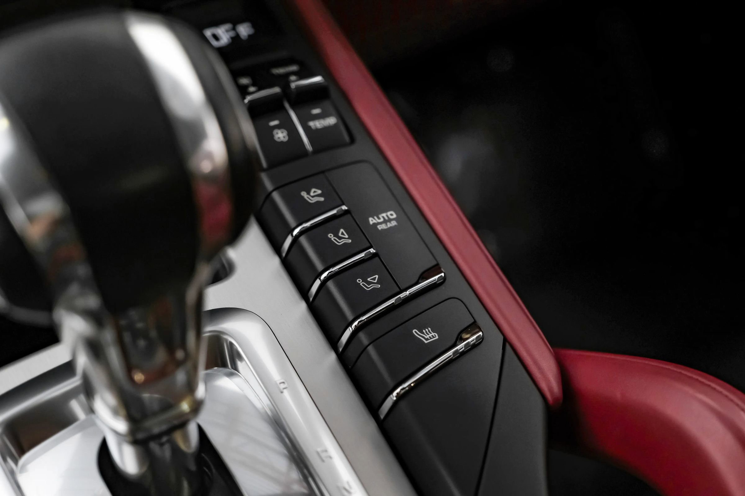 Used 2017 Porsche Cayenne GTS image 21