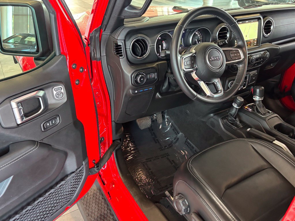 Used 2022 Jeep Wrangler Unlimited Sahara AWD/4WD image 17