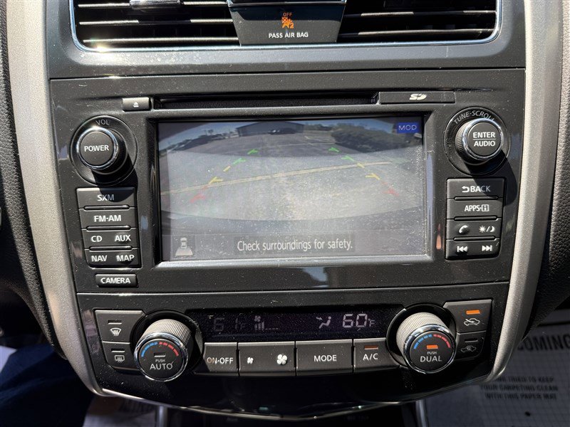 Used 2015 Nissan Altima 3.5 SL FWD image 9
