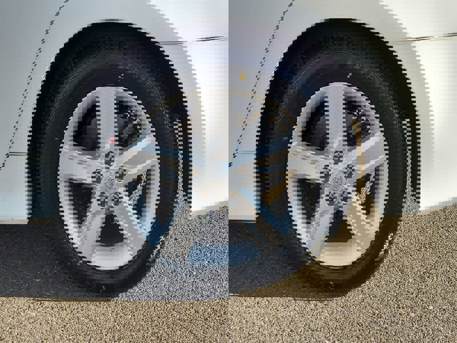 Used 2014 Toyota Camry SE image 16