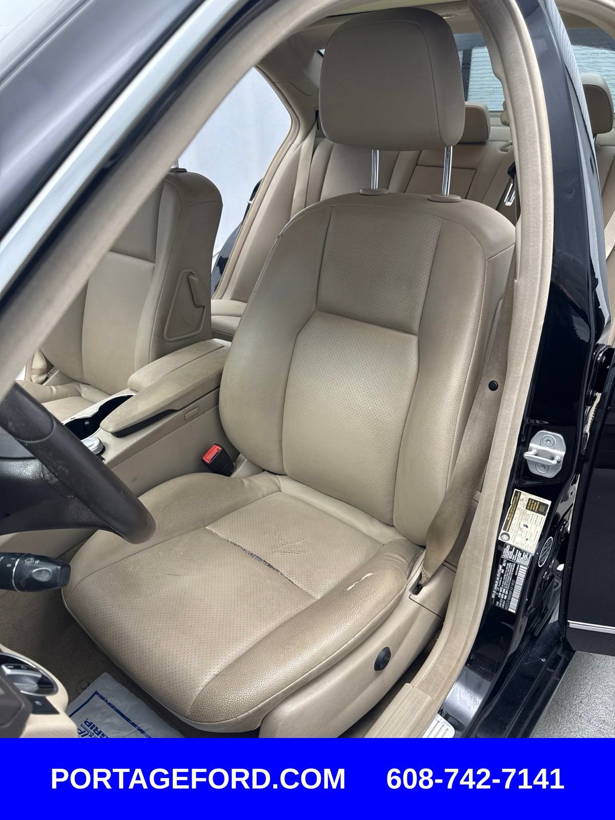Used 2011 Mercedes-Benz C 300 4MATIC Sedan image 8