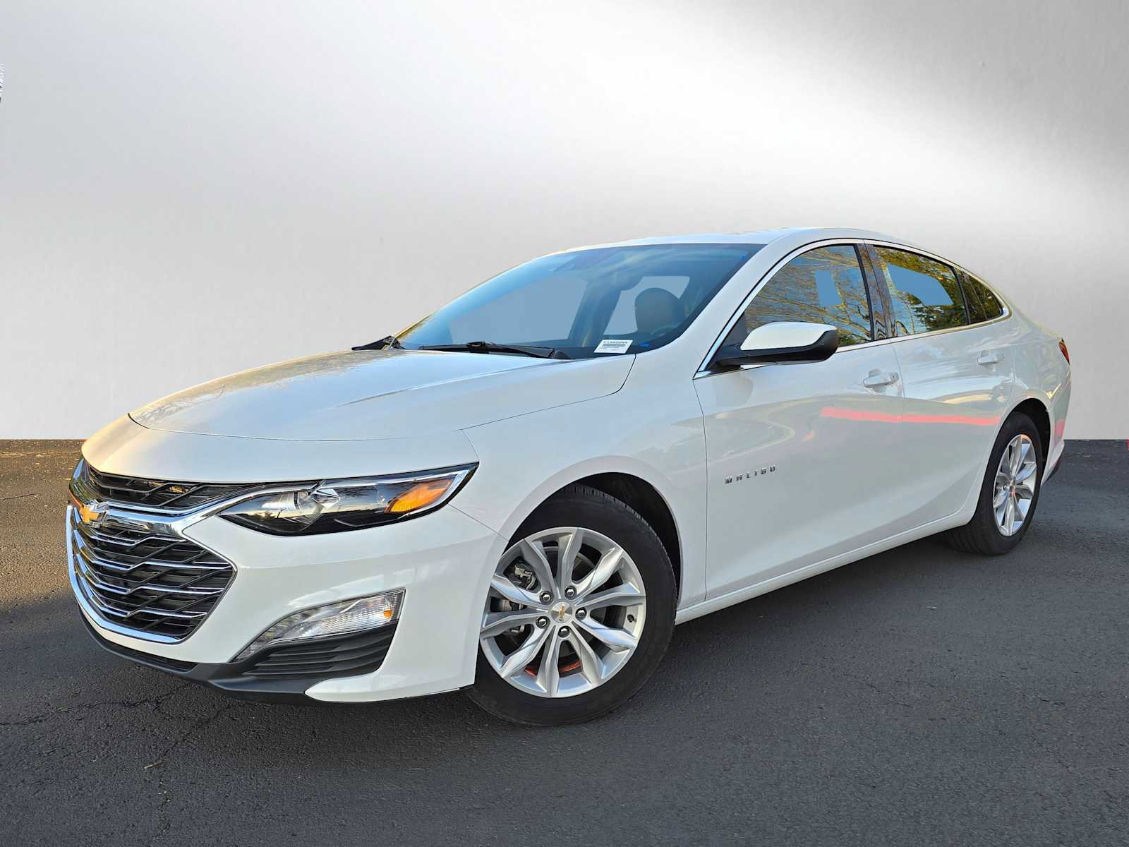 Used 2024 Chevrolet Malibu LT image 14
