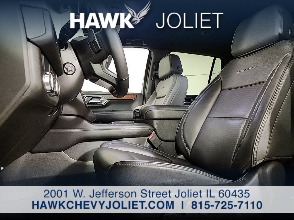 Used 2025 GMC Yukon Denali RWD image 9