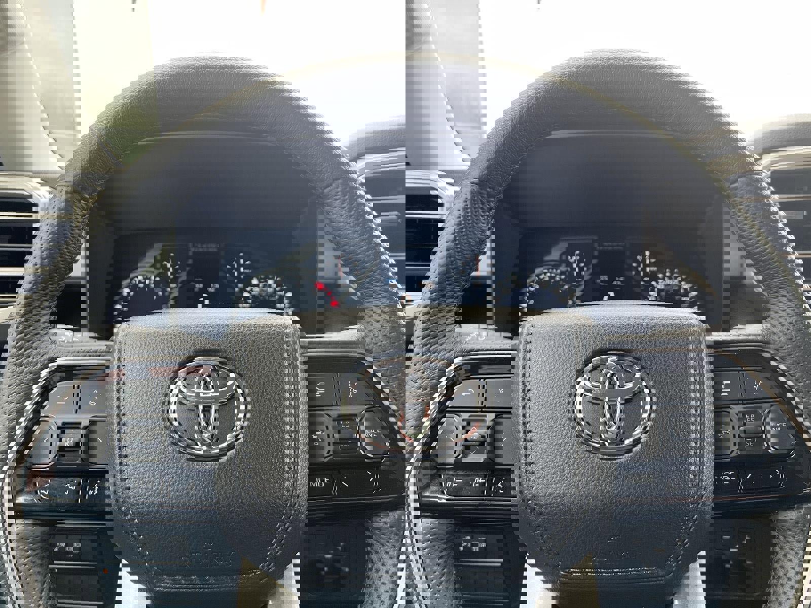 Used 2023 Toyota Tundra SR5 w/ SR5 Premium Package image 21