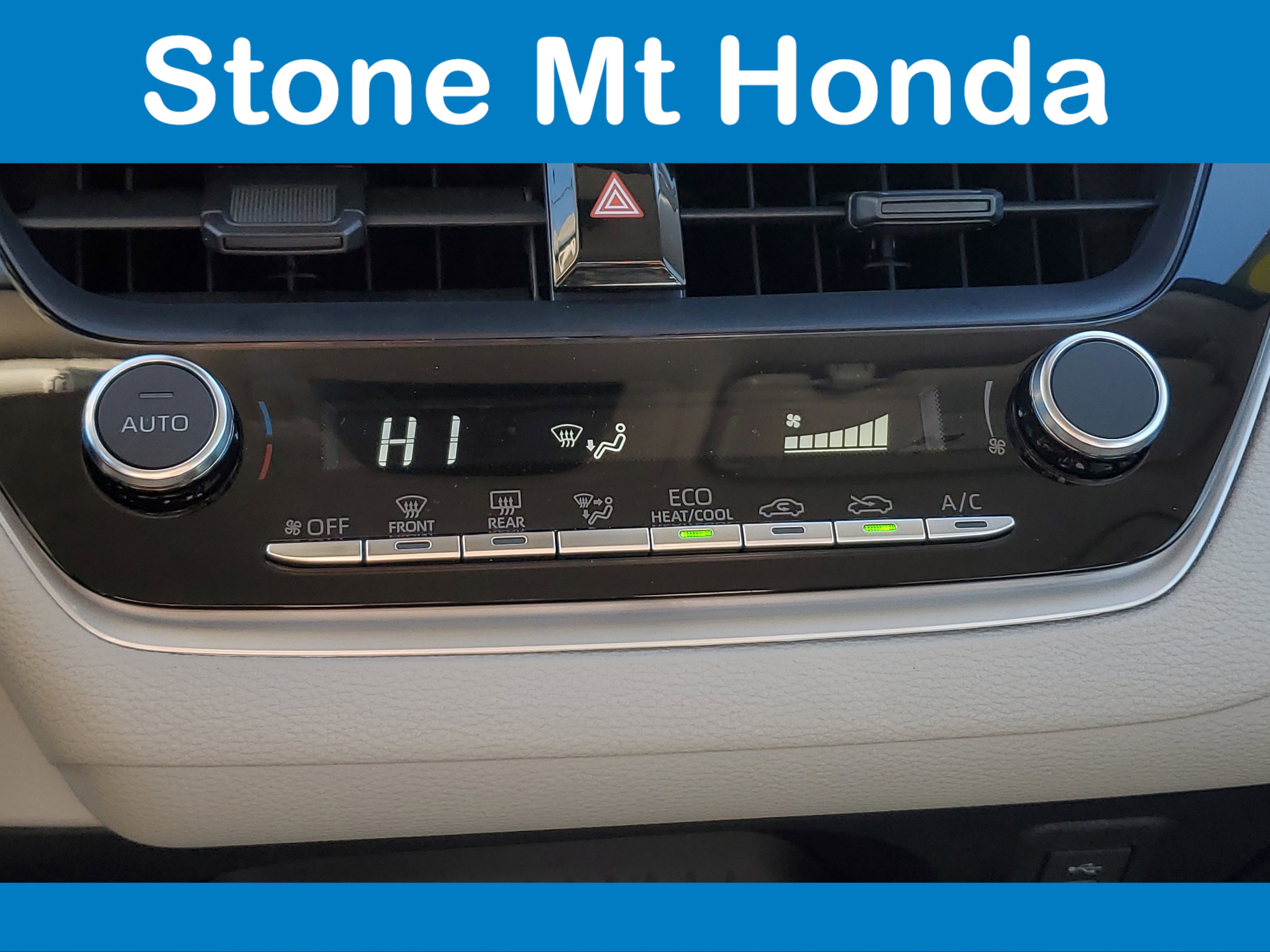 Used 2025 Toyota Corolla LE image 24