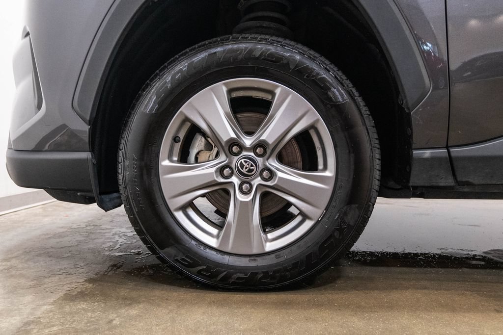 Used 2024 Toyota RAV4 XLE AWD/4WD image 11