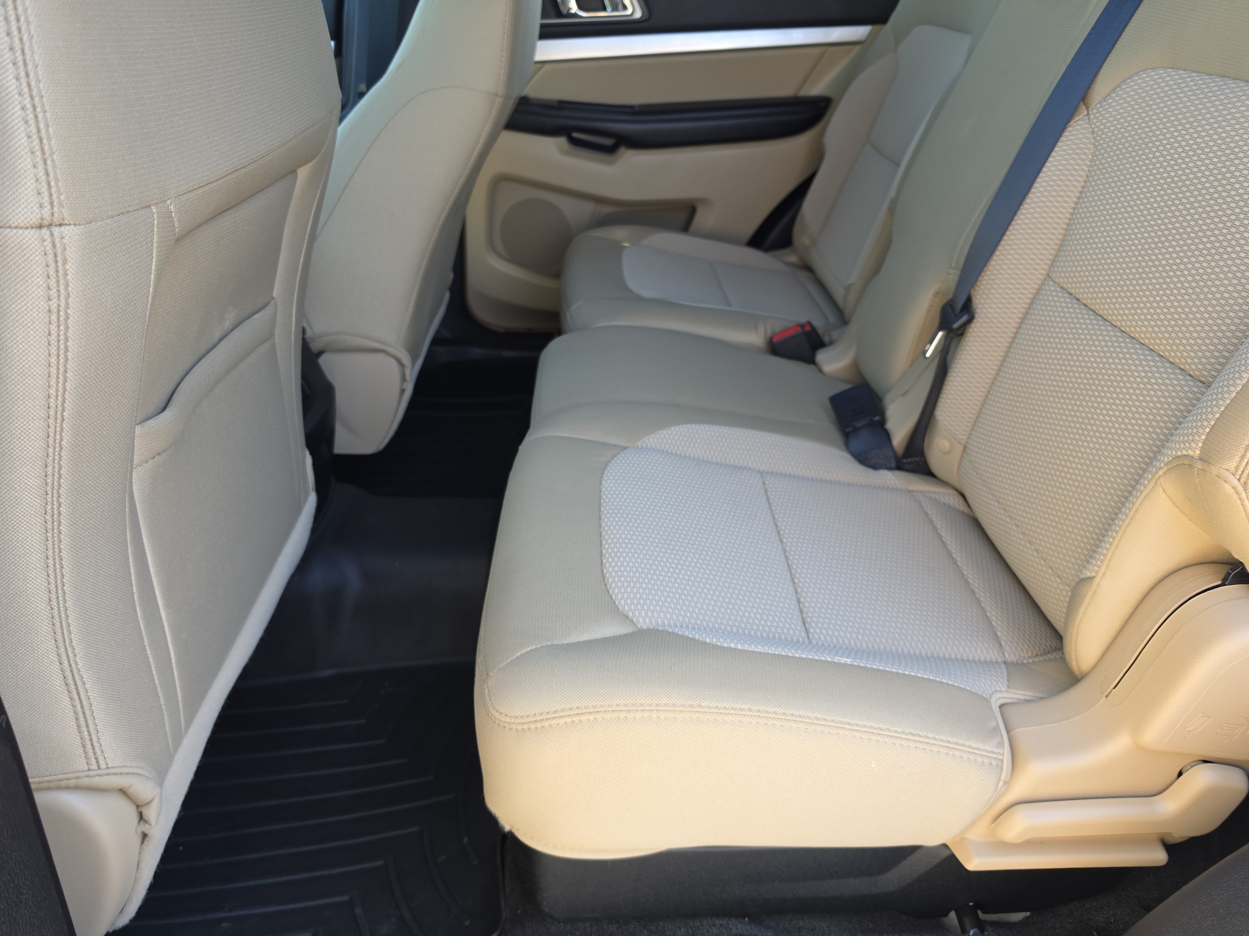 Used 2017 Ford Explorer XLT AWD/4WD image 10