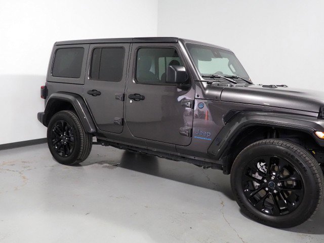 Used 2025 Jeep Wrangler 4xe Sahara w/ Safety Group AWD/4WD image 47