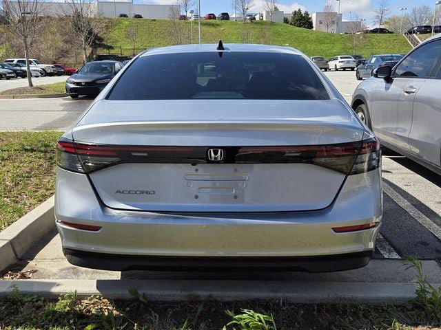 Used 2025 Honda Accord SE image 6
