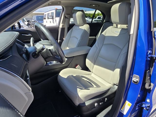 Used 2023 Cadillac XT4 Premium Luxury FWD image 8