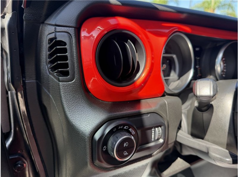 Used 2023 Jeep Gladiator Sport AWD/4WD image 31