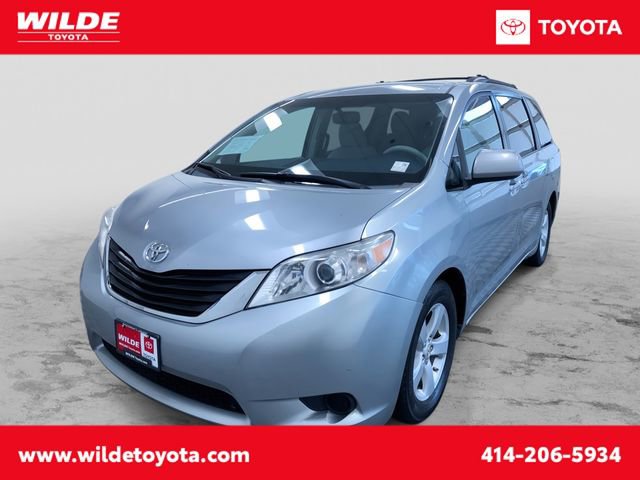 Used 2011 Toyota Sienna LE w/ Towing Pkg