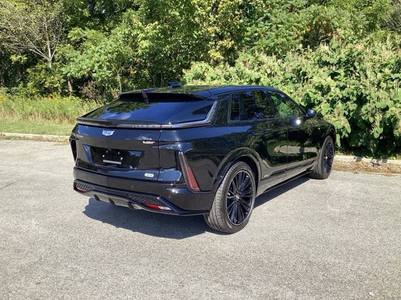 New 2026 Cadillac Lyriq V image 7