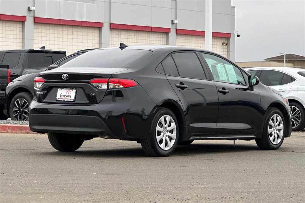 Certified 2025 Toyota Corolla LE image 5