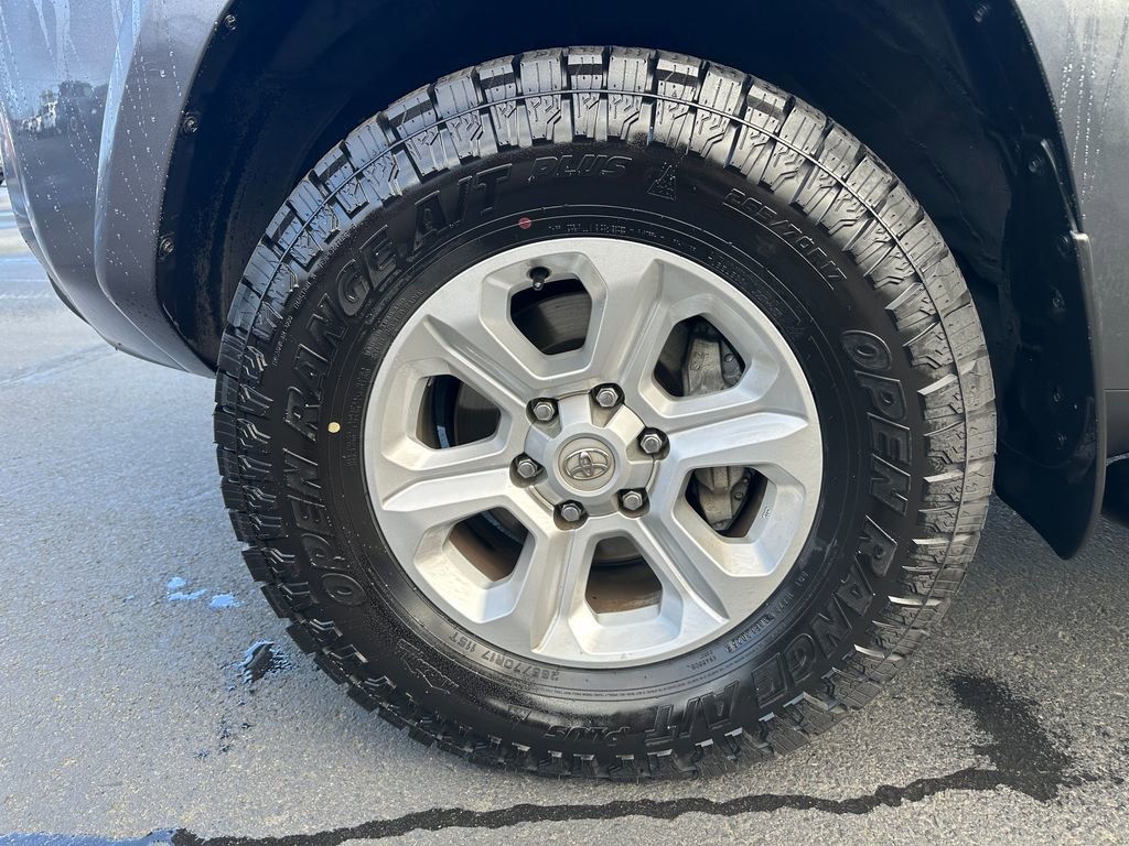 Used 2022 Toyota 4Runner SR5 Premium w/ Moonroof Package image 12